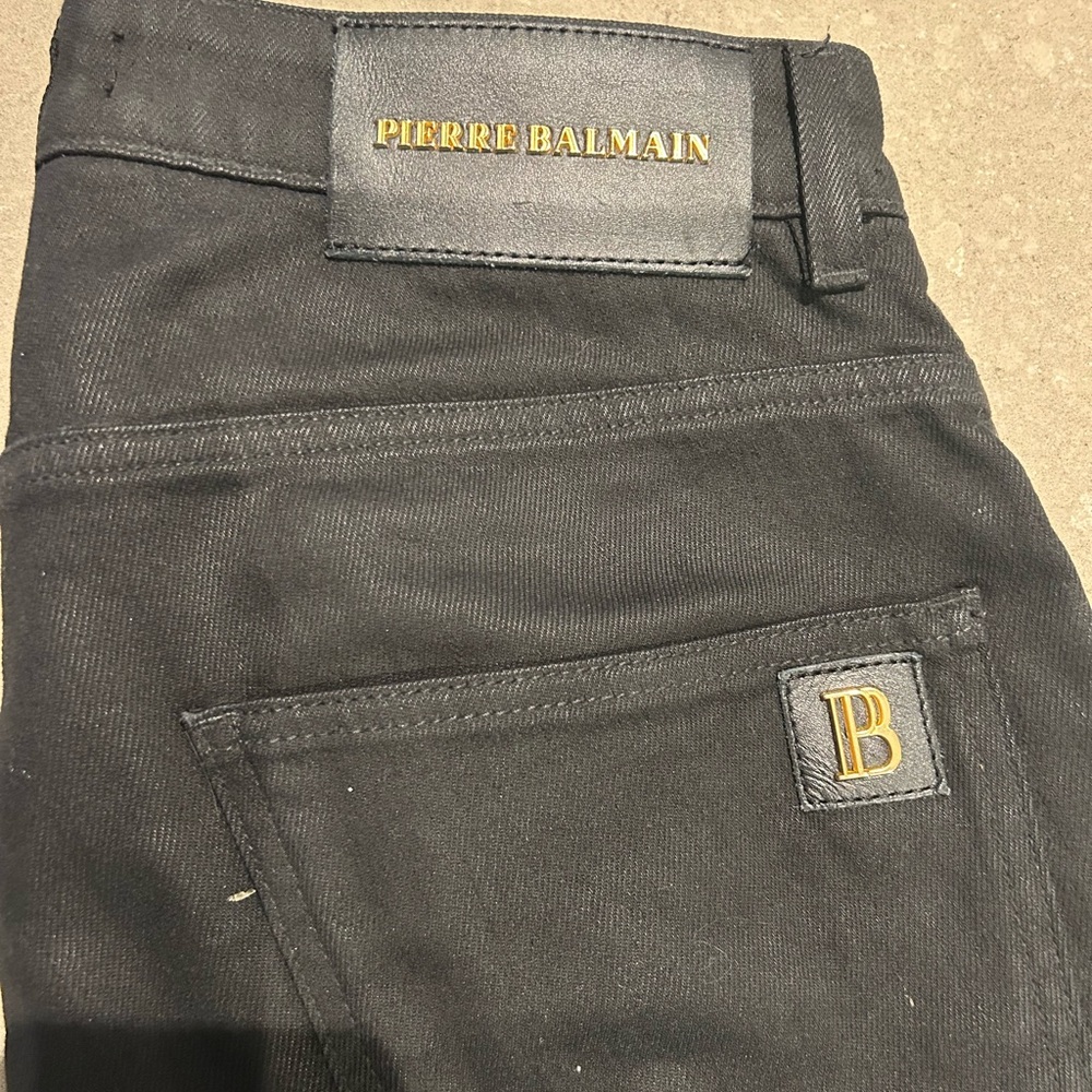 Men’s jeans good condition and good quality.